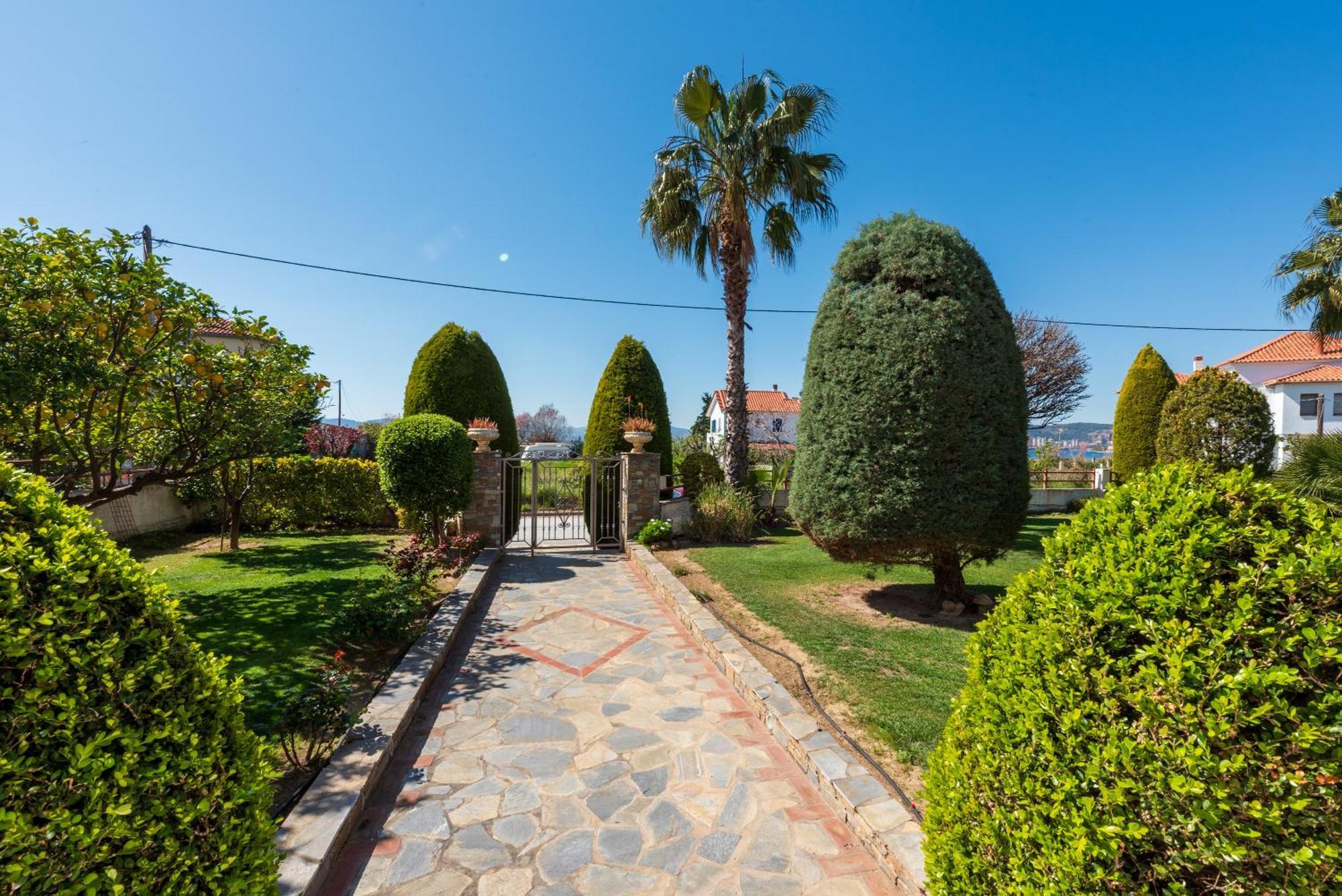 Christina'S Twin Palm Trees House Apartment Агрия Екстериор снимка